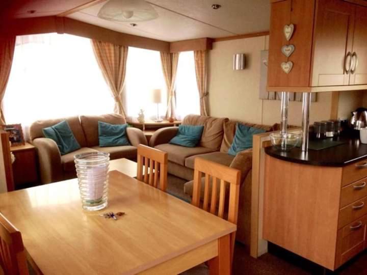 3 Bedroom 2 Bathroom Prestige Caravan Presthaven Sands Talacre Εξωτερικό φωτογραφία